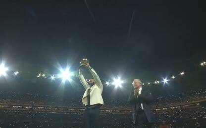 Benzema festeggia a Lione il Pallone d’Oro