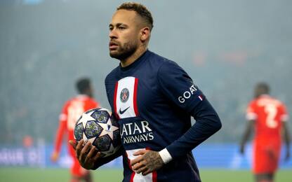Neymar operato alla caviglia: starà fuori 4 mesi