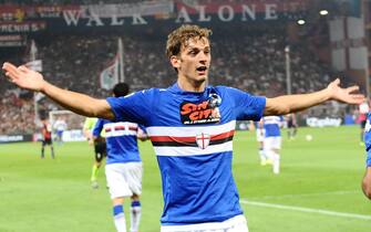 Sampdoria's Manolo Gabbiadini jubilates after scoring the goal during the Italian Serie A soccer match Genoa CFC vs UC Sampdoria at Luigi Ferraris stadium in Genoa, Italy, 28 September 2014.
ANSA/PAOLO ZEGGIO