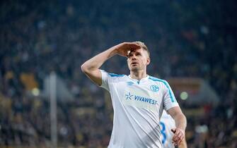DRESDEN, GERMANY - APRIL 01: Simon Terodde of Schalke celebrates after scoring his team's seond goal during the Second Bundesliga match between SG Dynamo Dresden and FC Schalke 04 at Rudolf-Harbig-Stadion on April 01, 2022 in Dresden, Germany. (Photo by Thomas Eisenhuth/Getty Images)
