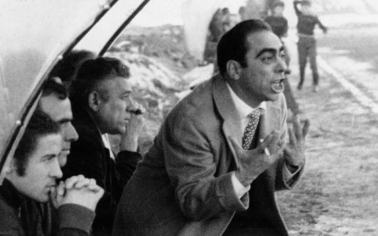 Bruno Pesaola sulla panchina della Fiorentina nel 1969 Bruno Pesaola