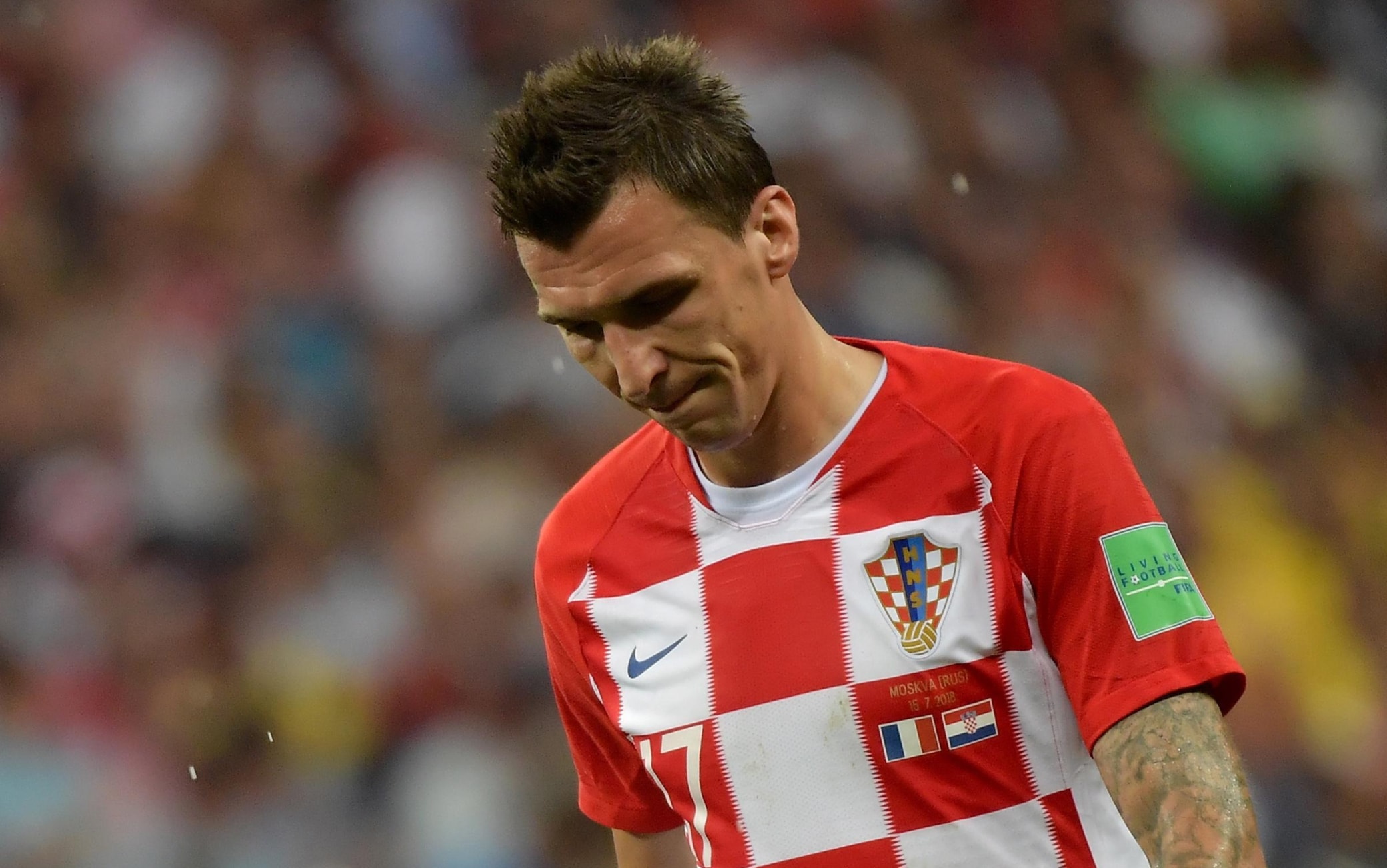 La delusione di Mandzukic dopo l'autogol La delusione di Mandzukic dopo l'autogol nella finale Francia-Croazia