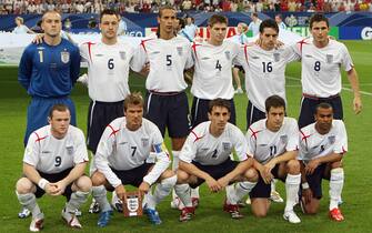 Gelsenkirchen, GERMANY:  (1st row fromL) English forward Wayne Rooney, midfielder David Beckham, defender Gary Neville, midfielder Joe Cole, defender Ashley Cole, (2nd row fromL) goalkeeper Paul Robinson, defender John Terry, defender Rio Ferdinand, midfielder Steven Gerrard, midfielder Owen Hargreaves and midfielder Frank Lampard poses for a team picture prior to the World Cup 2006 quarter final football game England vs. Portugal, 01 July 2006 at Gelsenkirchen stadium. AFP PHOTO / ADRIAN DENNIS  (Photo credit should read ADRIAN DENNIS/AFP via Getty Images)