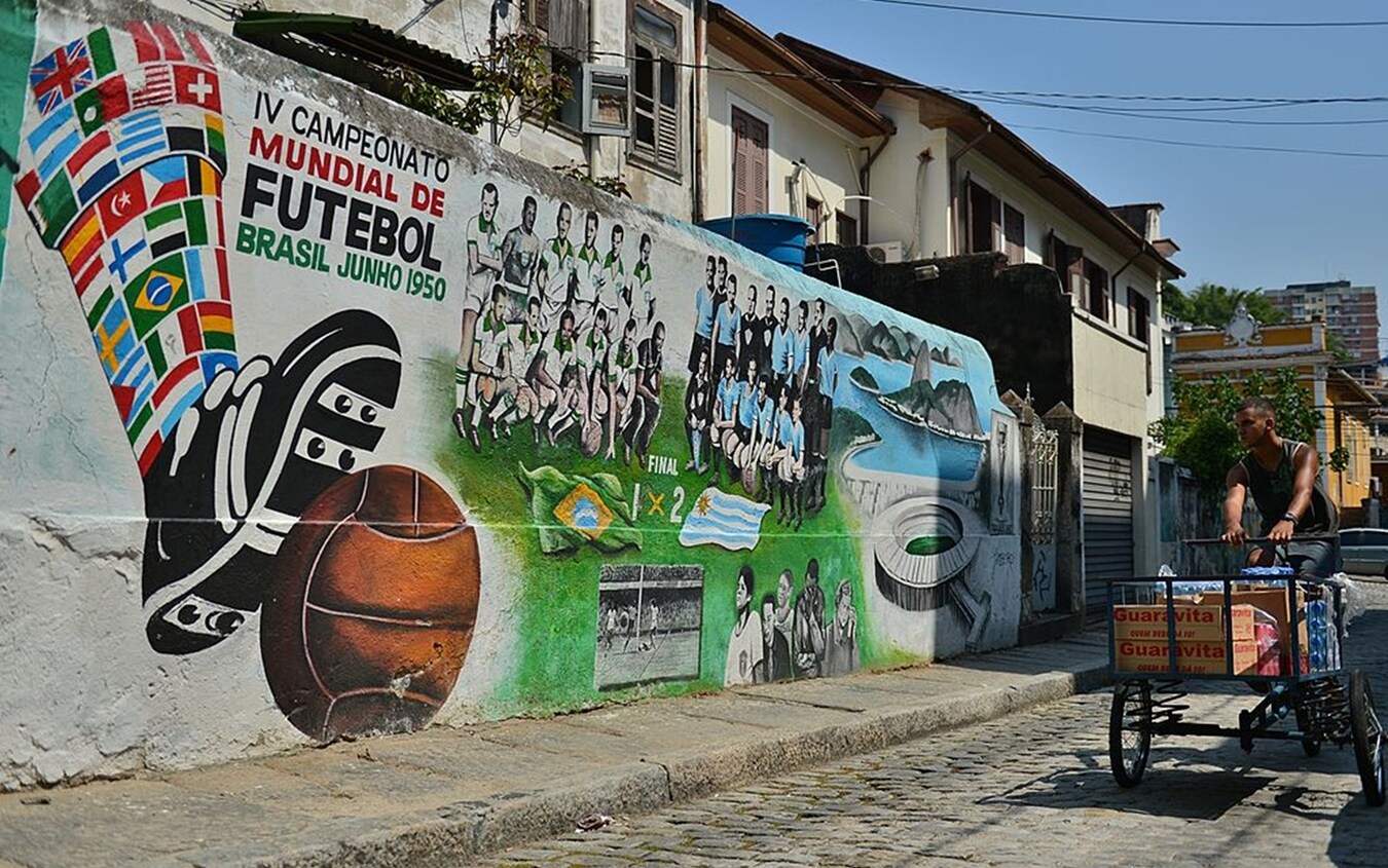 Un murale a Rio sui Mondiali del 1950 Un murale a Rio sui Mondiali del 1950