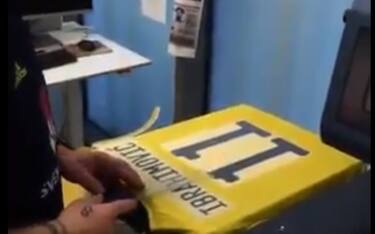Ibrahimovic, la nuova maglia con la Svezia. VIDEO