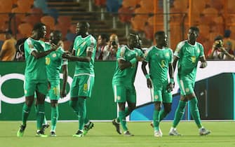 05 July 2019, Egypt, Cairo: Senegal's Sadio Mane (2-L) celebrates scoring his side's first goal with teammates during the 2019 Africa Cup of Nations round of 16 soccer match between Uganda and Senegal at Cairo International Stadium. Photo: Gehad Hamdy/dpa