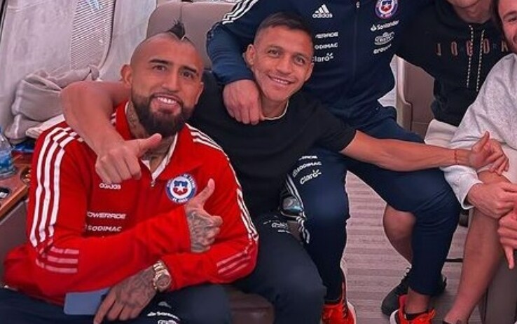 Vidal e Sanchez sull'aereo di ritorno Vidal e Sanchez sull'aereo di ritorno