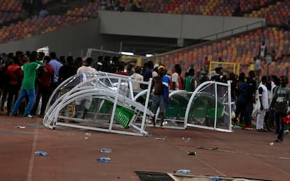 Nigeria out dai Mondiali: i tifosi devastano tutto