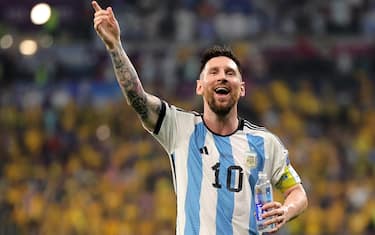 epa10347101 Lionel Messi of Argentina celebrates after winning the FIFA World Cup 2022 round of 16 soccer match between Argentina and Australia at Ahmad bin Ali Stadium in Doha, Qatar, 03 December 2022.  EPA/Friedemann Vogel