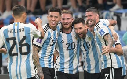 Messi-Alvarez, l'Argentina passa: Australia ko 2-1