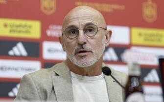 epa10668567 Head coach of Spain's soccer team, Luis de la Fuente, holds a press conference to announce the Spanish squad's list of summoned players for the final phase of the UEFA Nations League, at Las Rozas Sports City in Madrid, Spain, 02 June 2023. Spain will face Italy in the semi-final match of the UEFA Nations League on 15 June 2023.  EPA/Rodrigo Jimenez