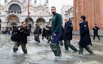 VENICE, ITALY - NOVEMBER 16:  Gianluigi Donnarumma of Italy visit Venice  during the high water on November 16, 2019 in Venice, Italy.  (Photo by Claudio Villa/Getty Images) *** Local Caption *** Gianluigi Donnarumma