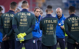 In una foto d'archivio del 14 ottobre 2019,l'allenatore della Nazionale Roberto Mancini, 27 agosto 2020.  Per la Nazionale previsti due appuntamenti, il 4 settembre a Firenze, c'e' la Bosnia e il 7 l'Olanda ad Amsterdam EPA/GIAN EHRENZELLER