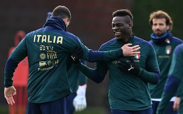 FLORENCE, ITALY - JANUARY 28: Mario Balotelli of Italy in action during a Italy training session at Centro Tecnico Federale di Coverciano on January 28, 2022 in Florence, Italy. (Photo by Claudio Villa/Getty Images)