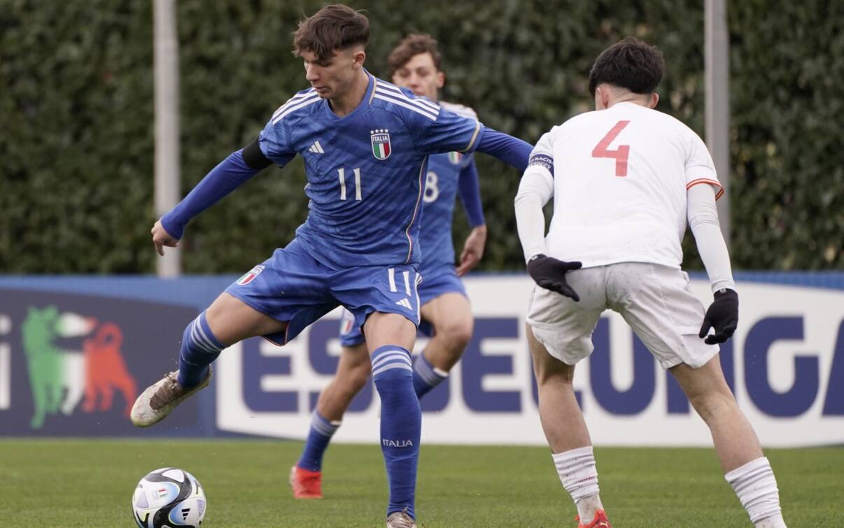 Italia, la nuova maglia della Nazionale ha fatto il debutto con l'Under