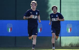 BOLOGNA, ITALY - JUNE 20:  Nicolo Zaniolo and Sandro Tonali of Italy in action during a training session at Casteldebole Training Center on June 20, 2019 in Bologna, Italy.  (Photo by Claudio Villa/Getty Images)
