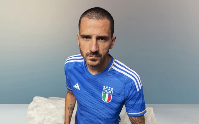 Barriga Equipar Suavemente Italia, la nuova maglia adidas per il 2023. Foto | Sky Sport