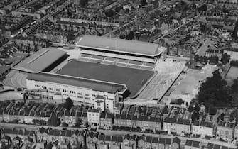 An aerial view of the Highbury Stadium football ground, home to the Arsenal football club and the streets and houses surrounding it in North London on 27 August 1936 in London, United Kingdom.  (Photo by Fox Photos/Hulton Archive/Getty Images).
