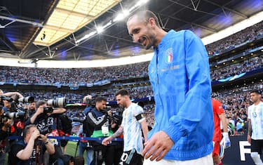 LONDON, ENGLAND - JUNE 01: Giorgio Chiellini of Italy leads the Italy team out prior to kick off of the 2022 Finalissima match between Italy and Argentina at Wembley Stadium on June 01, 2022 in London, England. (Photo by Claudio Villa/Getty Images)