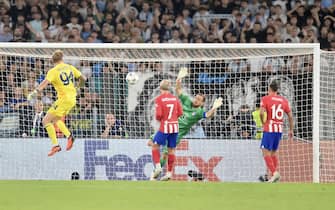 Lazio's goalkeeper Ivan Provedel celebrates after scoring 1-1 goal during the UEFA Champions League Group E soccer match between SS Lazio and Atletico Madrid at the Olimpico stadium in Rome, Italy, 19 September 2023.ANSA/EMILIANO GRILLOTTI