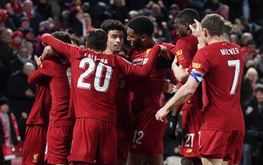 EFL Cup, Reds battono Arsenal ai rigori. United ok