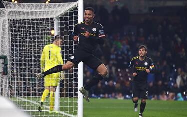 Doppio Gabriel Jesus, poker del City a Burnley