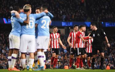 Aguero-De Bruyne, il City c'è: 2-0 allo Sheffield
