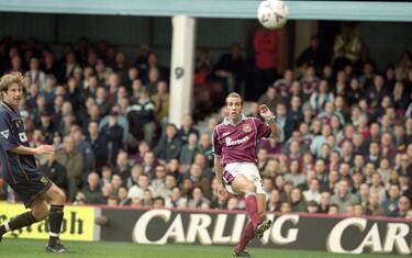 20 anni fa il magico volley-gol di Di Canio. VIDEO