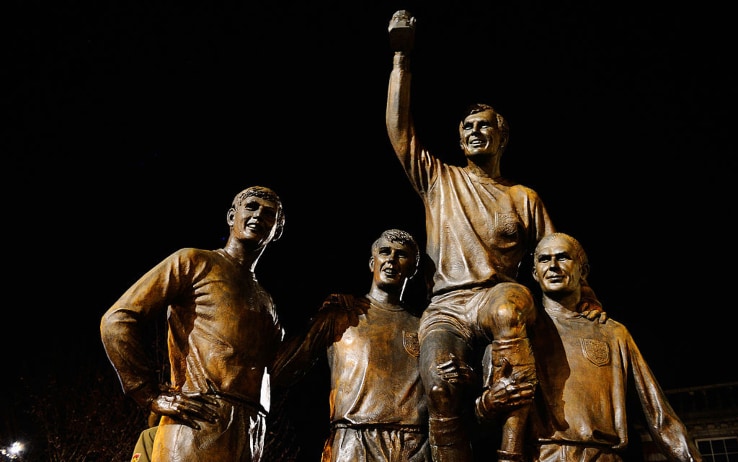 Le statue di Hurst, Peters e Bobby Moore Le statue di Hurst, Peters e Bobby Moore