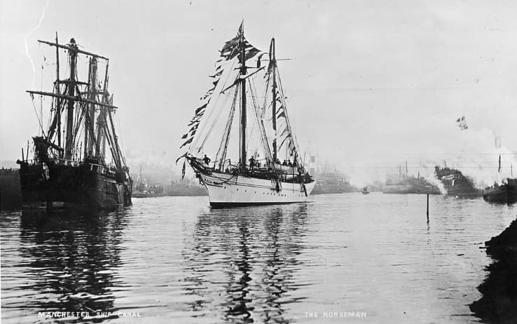 1 gennaio 1894, lo yacht 'Norseman' guida l'inaugurazione del Manchester Ship Canal