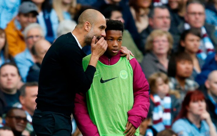 La lezione tattica di Guardiola a un raccattapalle durante City-Crystal Palace del 2017 La lezione tattica di Guardiola a un raccattapalle durante City-Crystal Palace del 2017