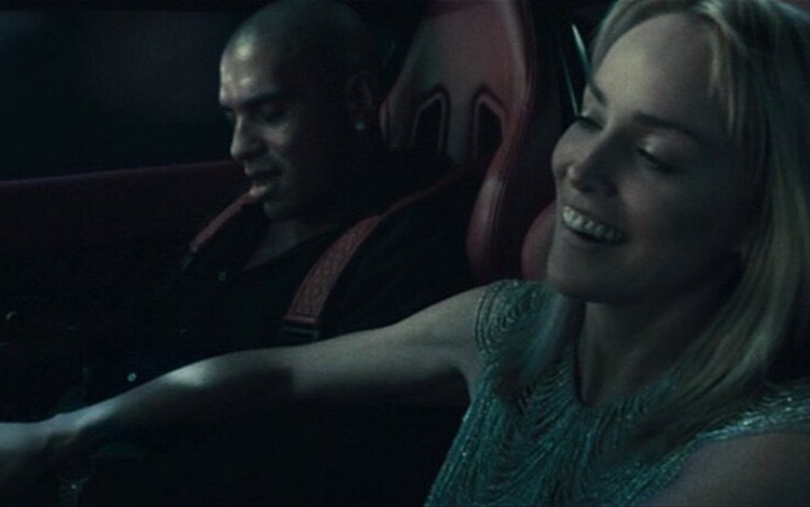 Collymore nella scena iniziale del film "Basic Instinct 2" del 1996 con Sharon Stone