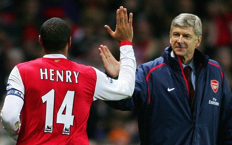 Intesa in campo tra Thierry Henry e Wenger