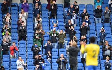 La Premier riapre ai tifosi: test a Brighton. FOTO