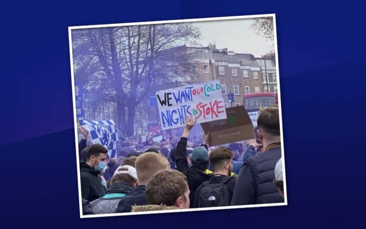 Striscione di protesta dei tifosi del Chelsea