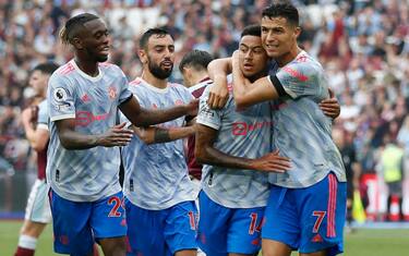 Vincono United e Chelsea, ora sono in tre in testa