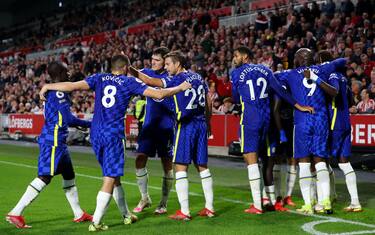 Il Chelsea vince e resta 1°, United ko a Leicester