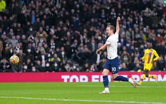 Tottenham Hotspur's Harry Kane scores their side's first goal of the game during the Premier League match at the Tottenham Hotspur Stadium, London. Picture date: Sunday December 26, 2021.