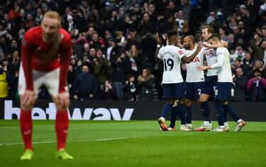 FA Cup: brivido per Conte, Liverpool ok