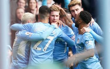 Il City batte il Chelsea, United rimontato