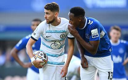 Mina le prova tutte, ma Jorginho non sbaglia