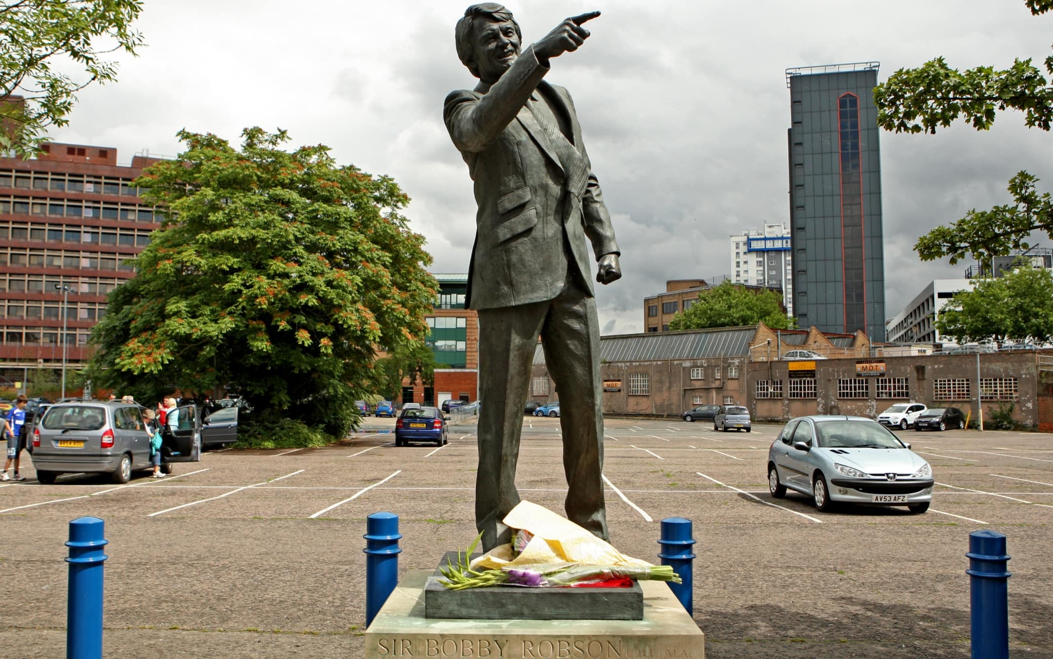 La statua di Bobby Robson fuori da Portman Road