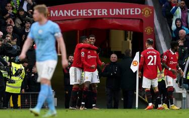 Il derby è dello United: City rimontato e battuto