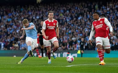 Manchester City's Kevin De Bruyne scores their side's first goal of the game during the Premier League match at the Etihad Stadium, Manchester. Picture date: Wednesday April 26, 2023.