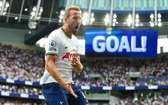 LONDON, ENGLAND - AUGUST 20: Harry Kane of Tottenham Hotspur celebrates scoring the opening goal  during the Premier League match between Tottenham Hotspur and Wolverhampton Wanderers at Tottenham Hotspur Stadium on August 20, 2022 in London, United Kingdom. (Photo by Craig Mercer/MB Media/Getty Images)