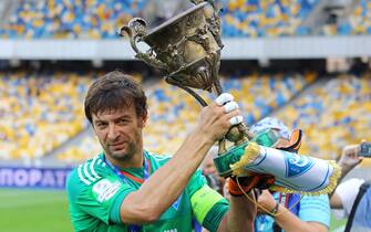 Captain of FC Dynamo Kyiv Olexandr Shovkovskyi with Ukrainian Premier League Champions Cup 2015/16