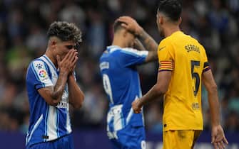 epa10628431 Espanyol's midfielder Nico Melamed (L) reacts during the Spanish LaLiga soccer match between RCD Espanyol and FC Barcelona, in Barcelona, Catalonia, Spain, 14 May 2023.  EPA/Alejandro Garcia