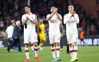Genoa vs Milan - Serie A TIM 2019/2020 Foto LaPresse - Tano Pecoraro
05 10 2019 Genova - (Italia)
Sport Calcio
Genoa vs Milan
Campionato di Calcio Serie A TIM 2019/2020 - Stadio "Luigi Ferraris"
nella foto: i giocatori del milan salutano i tifosi a fine gara
Photo LaPresse - Tano Pecoraro
05 October 2019 City Genova - (Italy)
Sport Soccer
Genoa vs Milan
Italian Football Championship League A TIM 2019/2020 - "Luigi Ferraris" Stadium
in the pic: milan players greet fans after the match