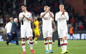 Foto LaPresse - Tano Pecoraro
05 10 2019 Genova - (Italia)
Sport Calcio
Genoa vs Milan
Campionato di Calcio Serie A TIM 2019/2020 - Stadio &quot;Luigi Ferraris&quot;
nella foto: i giocatori del milan salutano i tifosi a fine gara

Photo LaPresse - Tano Pecoraro
05 October 2019 City Genova - (Italy)
Sport Soccer
Genoa vs Milan
Italian Football Championship League A TIM 2019/2020 - &quot;Luigi Ferraris&quot; Stadium
in the pic: milan players greet fans after the match