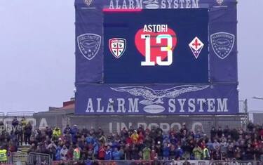 Cagliari-Fiorentina per Astori: il ricordo al 13'
